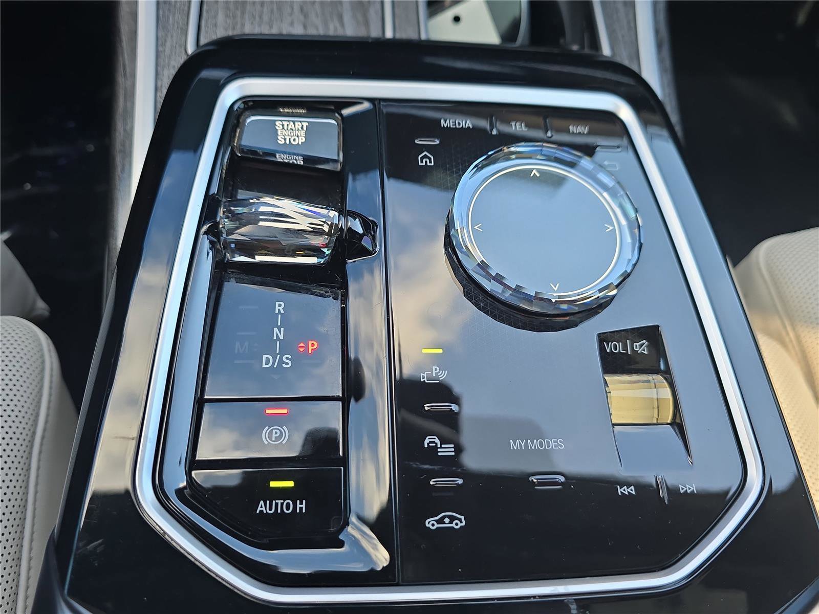 Used 2023 BMW 760i xDrive w/ Luxury Rear Seating Package image 21