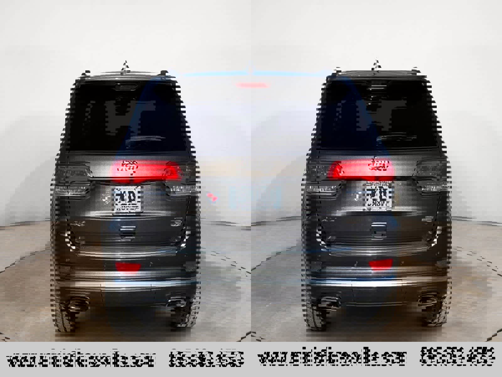 Used 2017 Jeep Grand Cherokee Summit w/ Platinum Series Group image 4