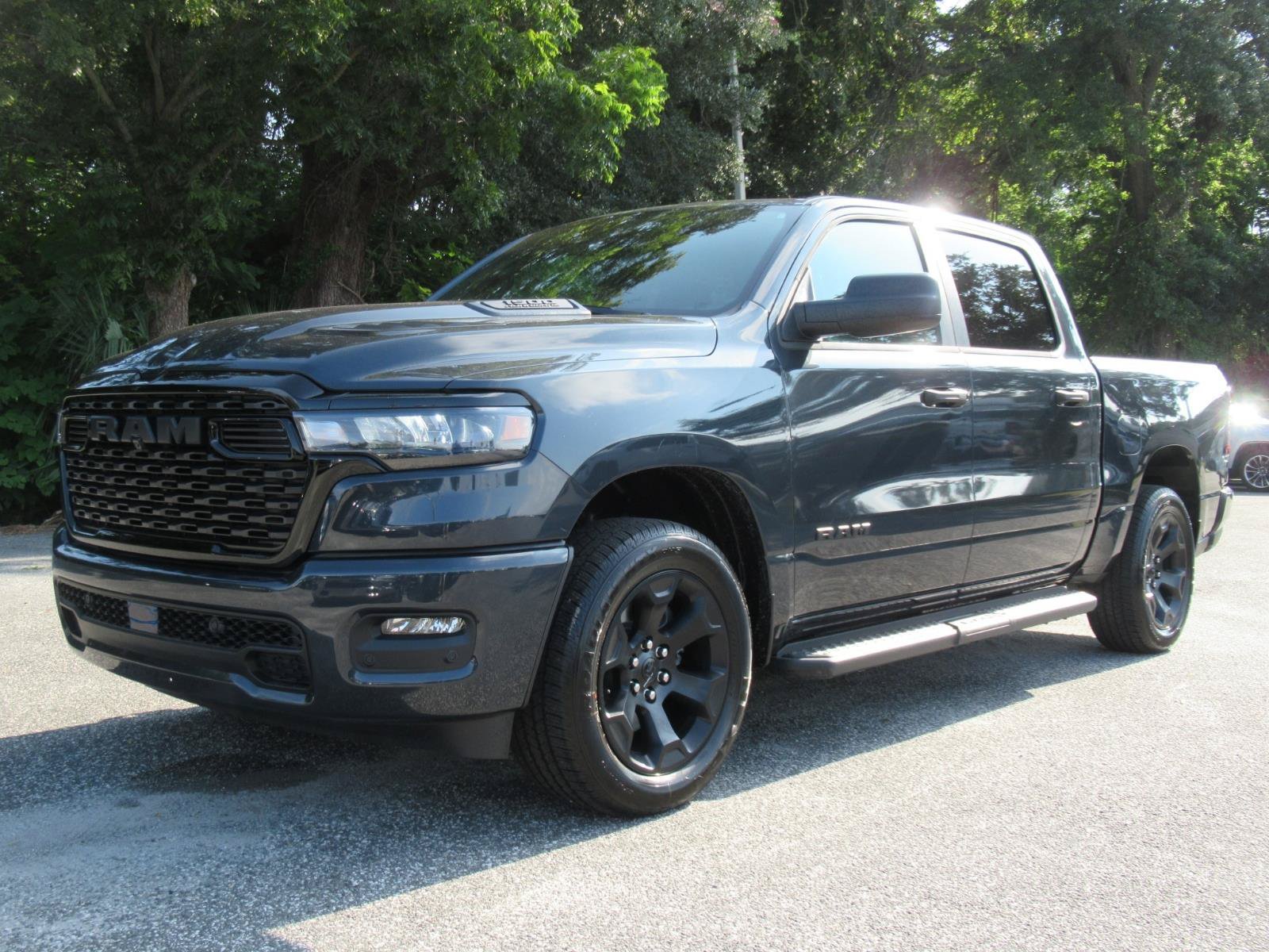 New 2026 RAM 1500 Express AWD/4WD image 3