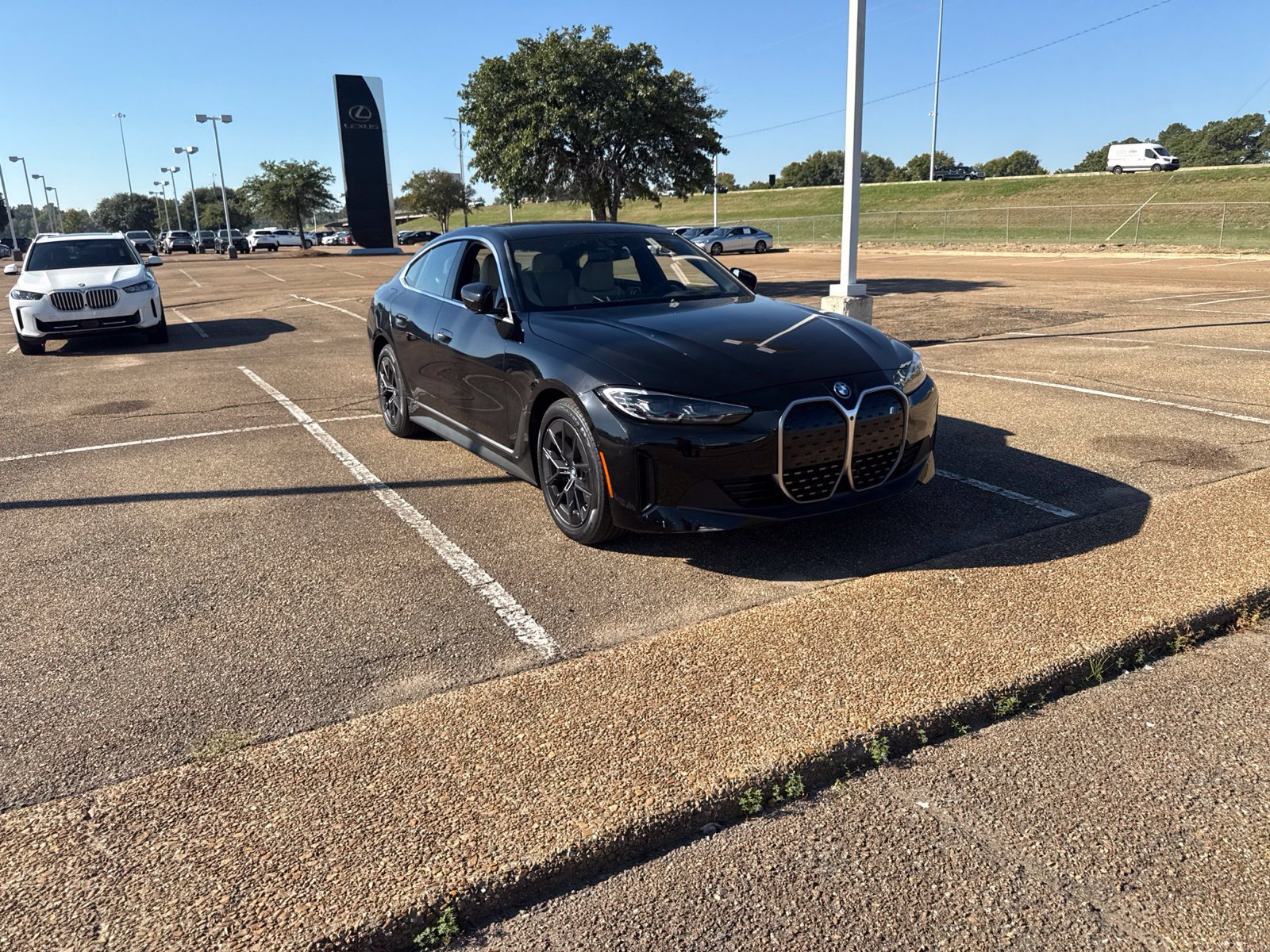 Certified 2024 BMW i4 eDrive40 w/ Premium Package RWD image 3