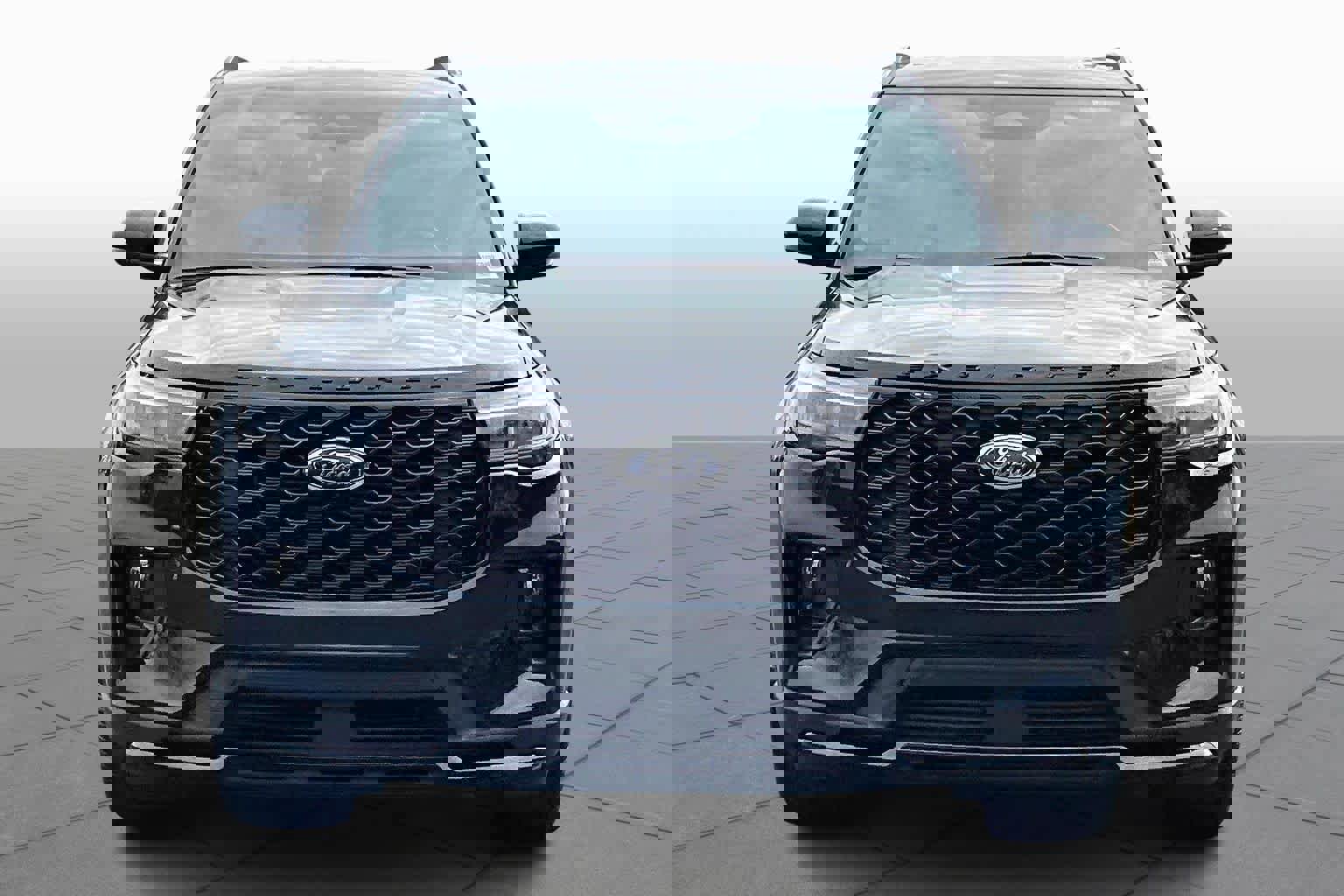 Certified 2025 Ford Explorer ST-Line w/ ST-Line Street Pack image 4