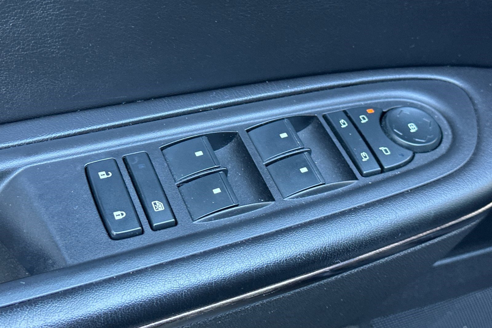 Used 2014 GMC Acadia Denali image 13