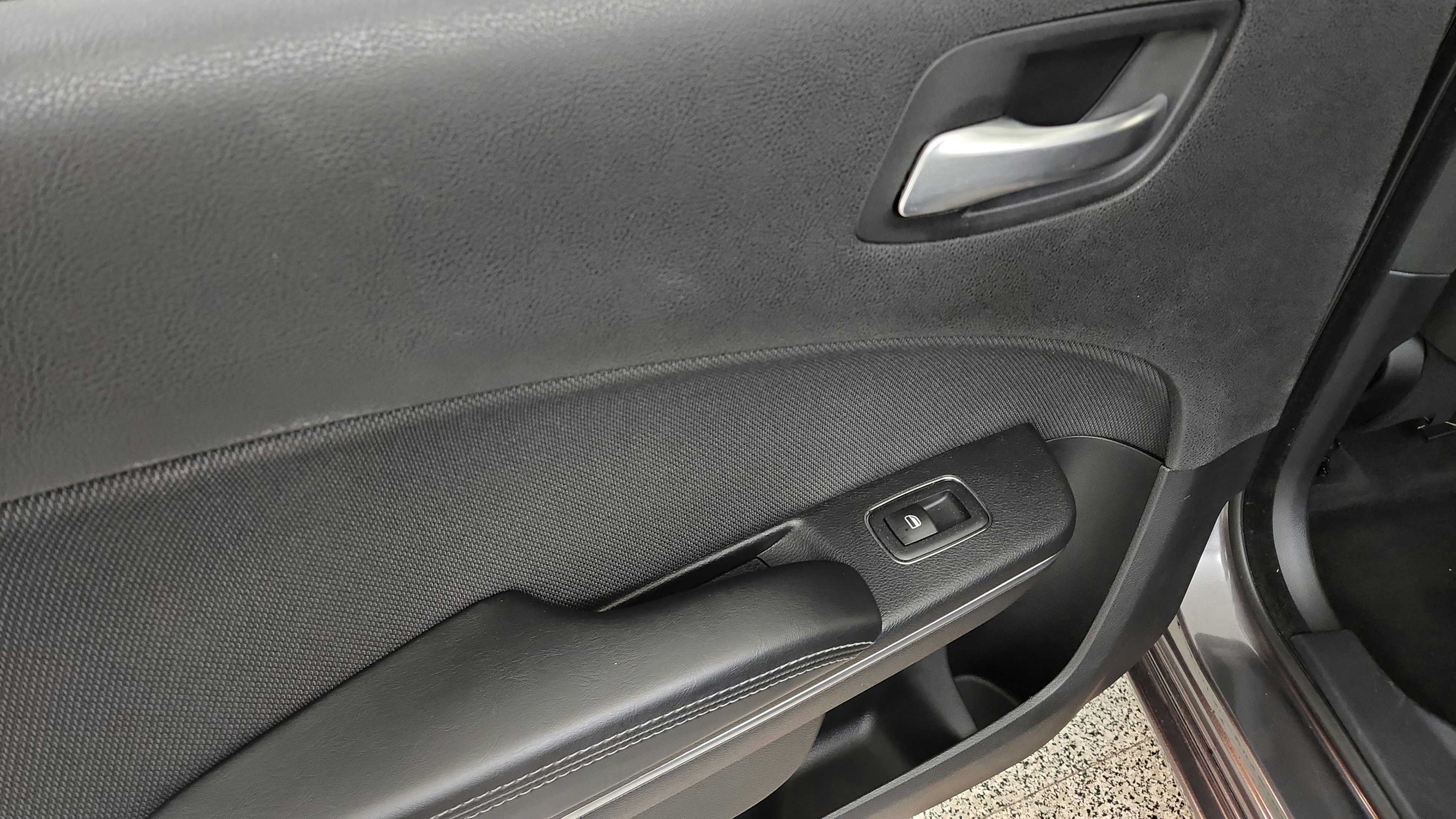 Used 2015 Dodge Charger SE RWD image 25