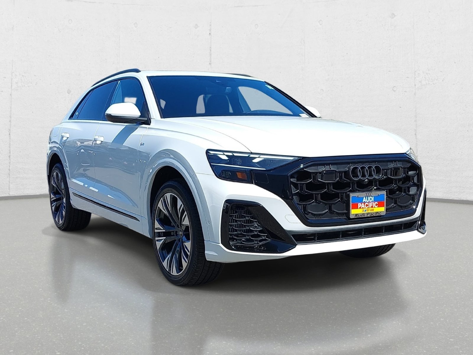 Used 2026 Audi Q8 Premium Plus w/ Premium Plus Package AWD/4WD image 3
