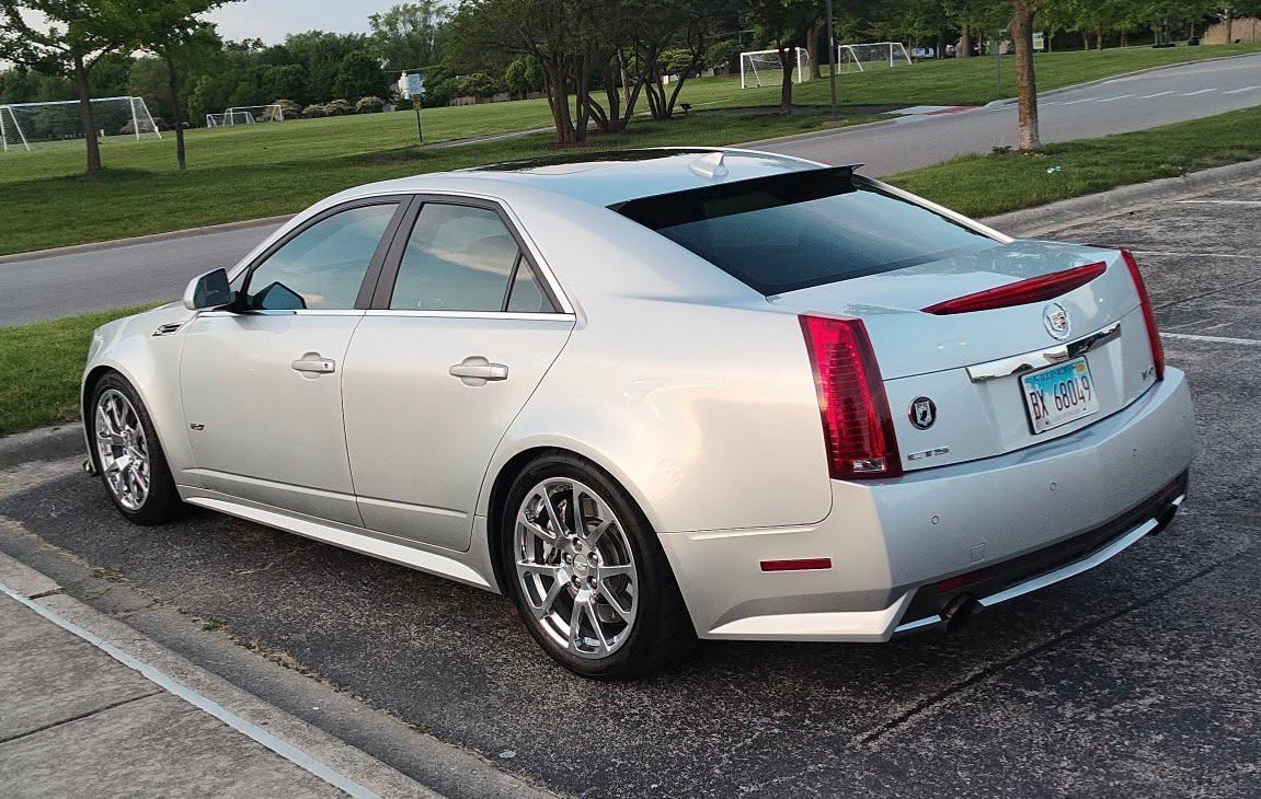 Used 2010 Cadillac CTS V RWD image 3