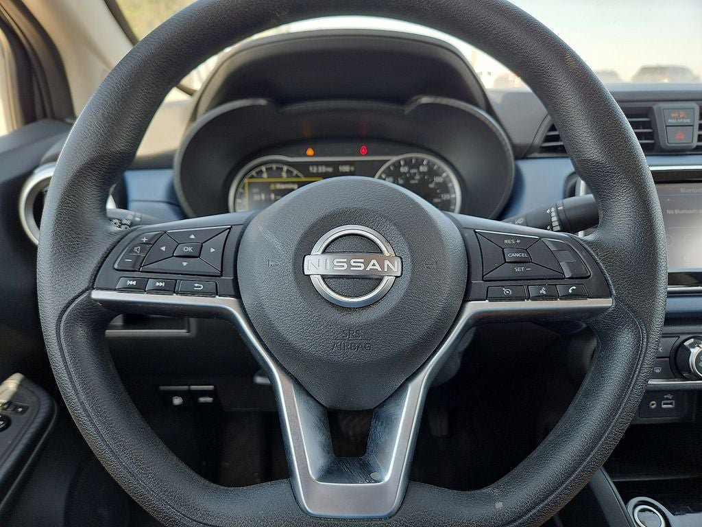 Used 2025 Nissan Versa SV FWD image 30