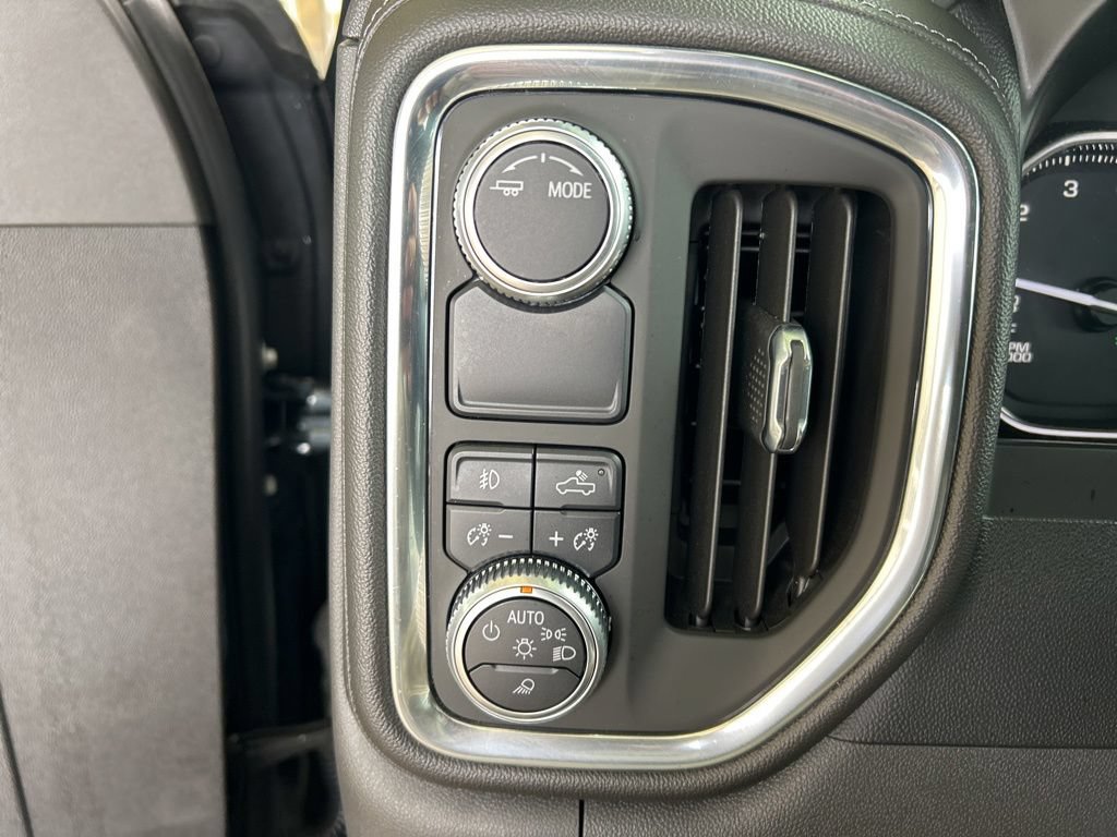 Used 2020 GMC Sierra 1500 SLT RWD image 24