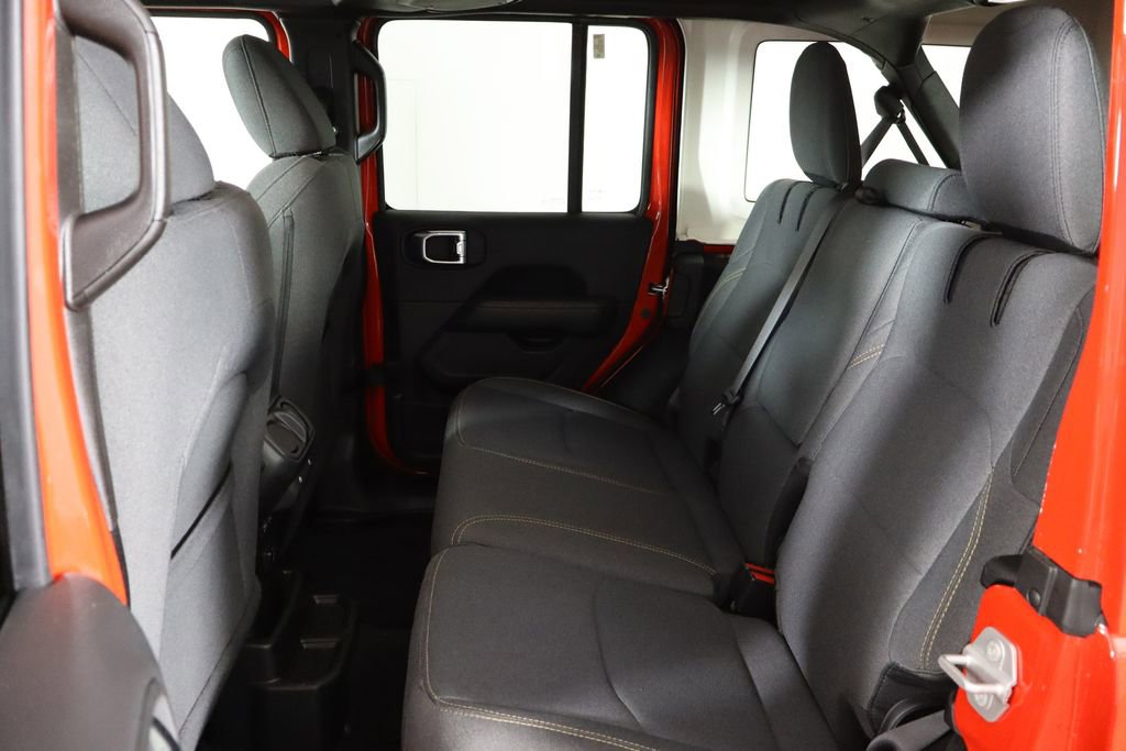 Used 2025 Jeep Wrangler Unlimited Sahara w/ Safety Group image 17