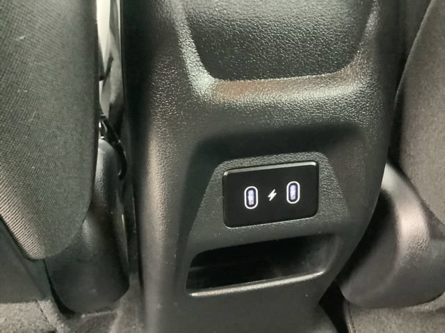 Certified 2025 Hyundai Venue SEL FWD image 29