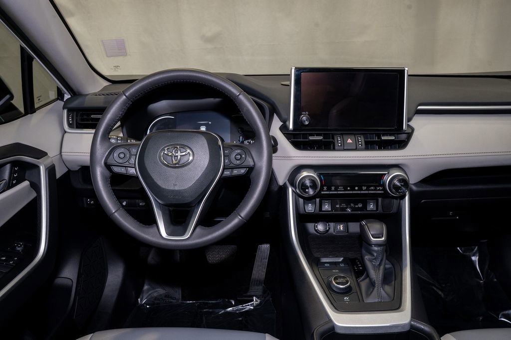 Used 2024 Toyota RAV4 XLE Premium image 2