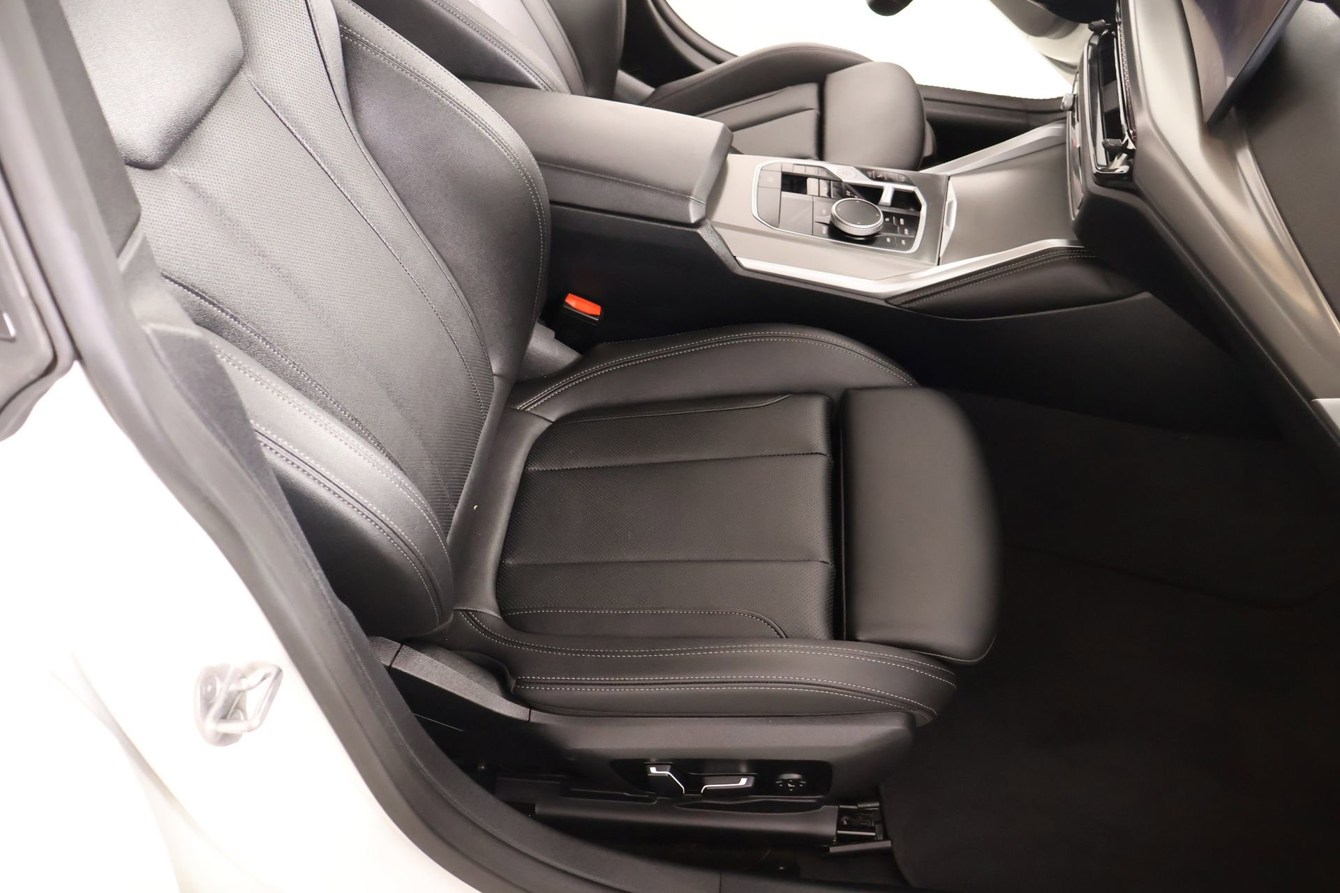 Used 2025 BMW 430i xDrive w/ M Sport Package image 14