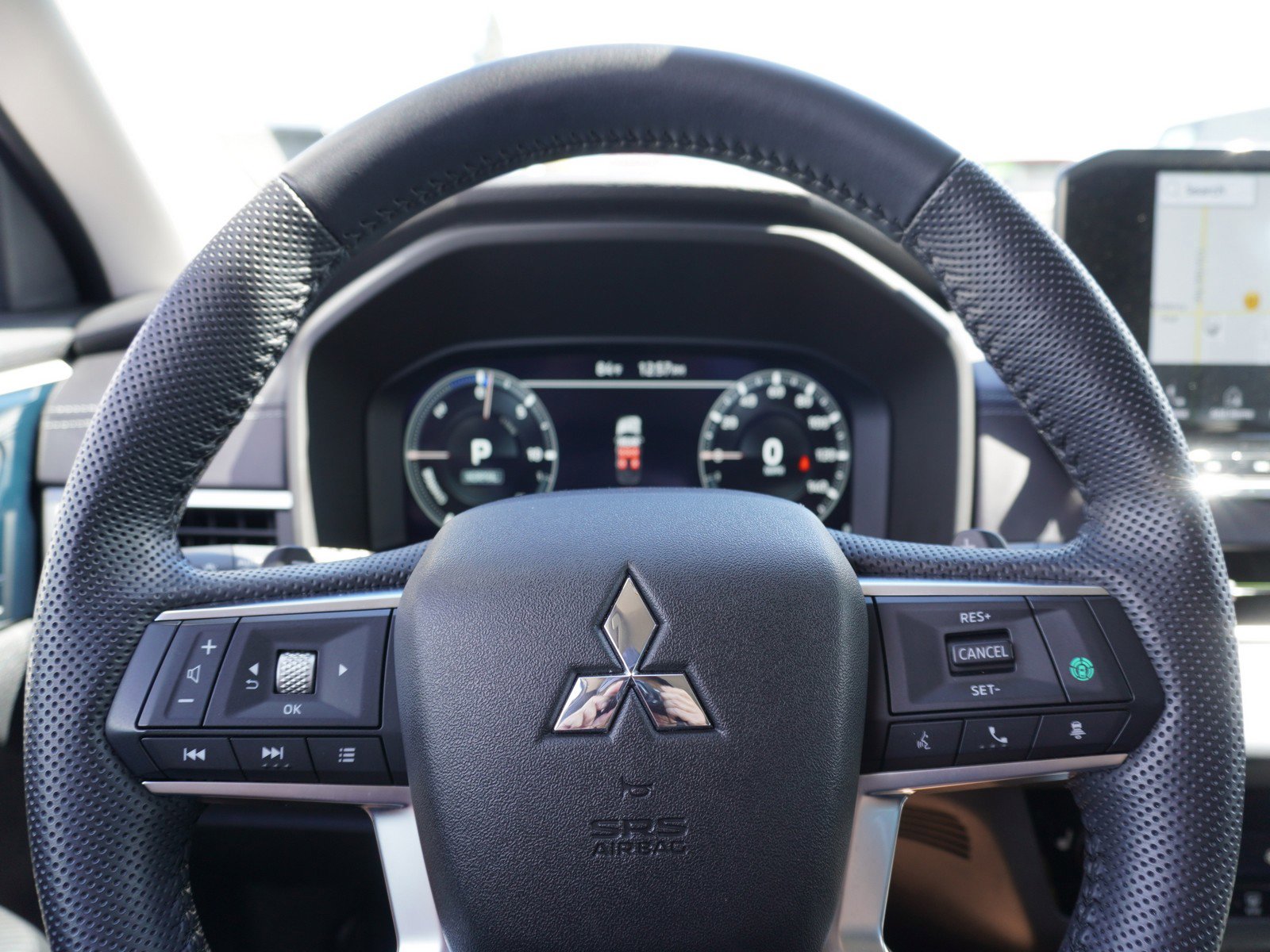 Used 2023 Mitsubishi Outlander SE image 24