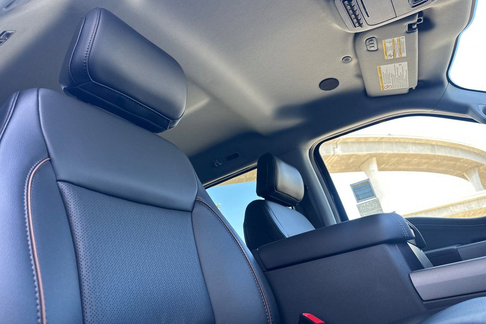 New 2026 Ford F250 Lariat w/ Black Appearance Package image 15