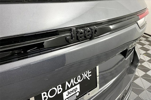 New 2025 Jeep Grand Cherokee Altitude image 10