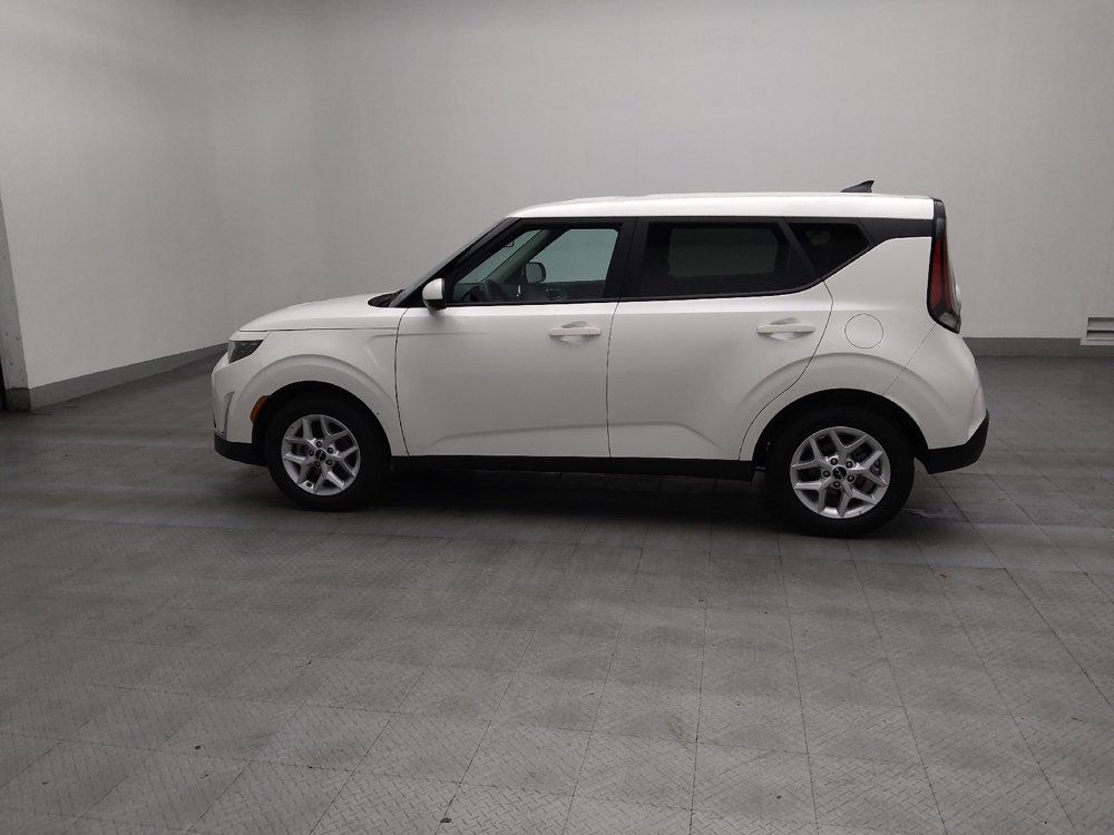 Used 2025 Kia Soul LX image 3