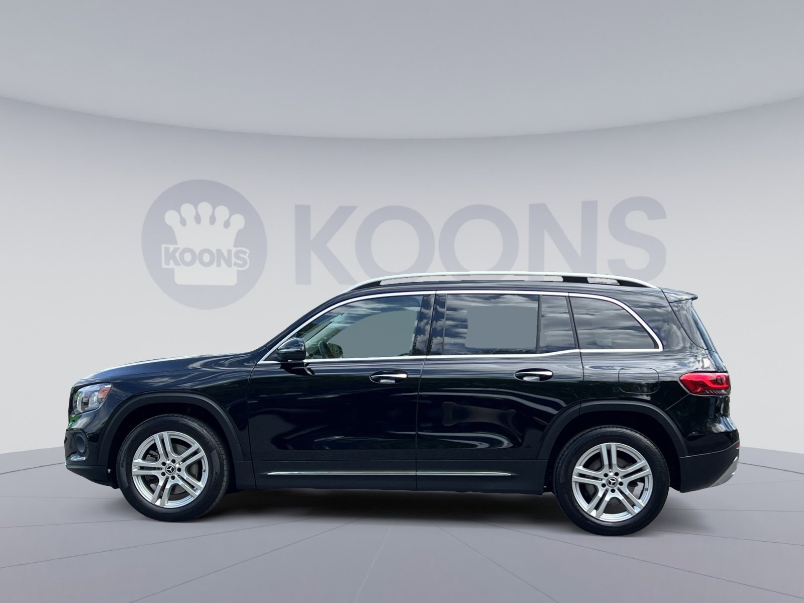 Certified 2021 Mercedes-Benz GLB 250 4MATIC image 2