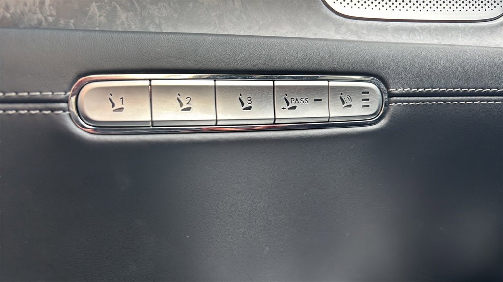 Used 2023 Genesis G90 3.5T image 31