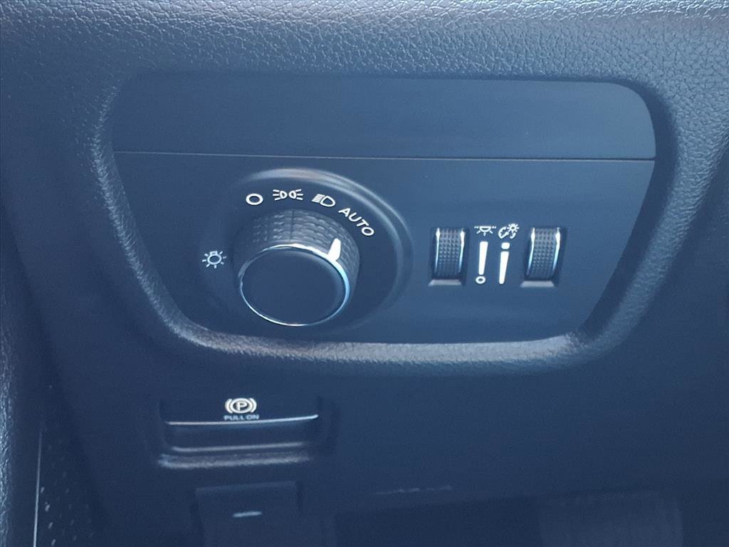 Used 2025 Jeep Grand Cherokee L Altitude image 11