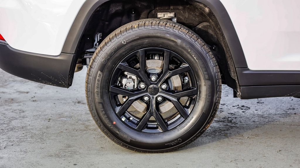 New 2026 Jeep Grand Cherokee Altitude AWD/4WD image 12