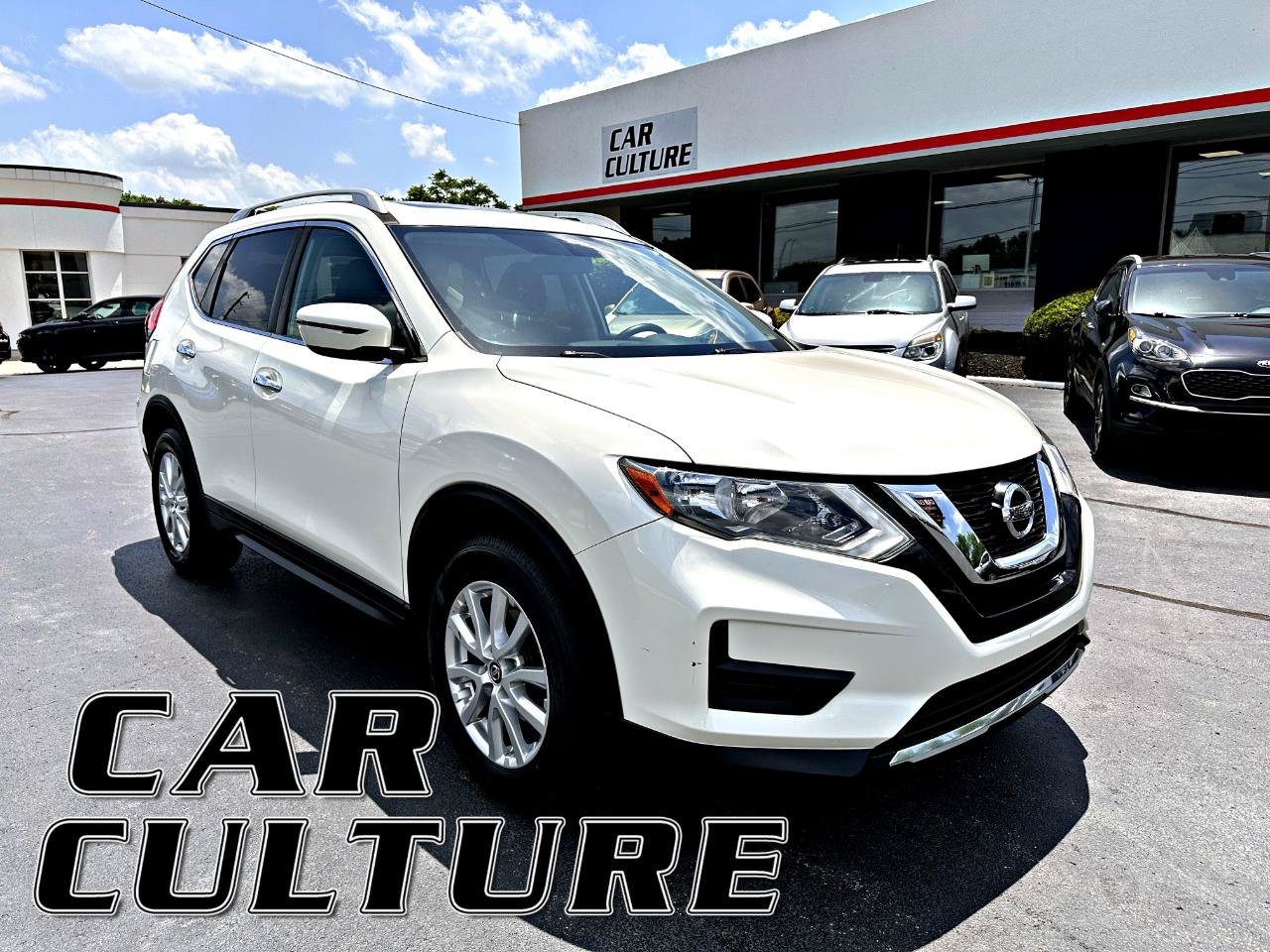 Used 2017 Nissan Rogue SV AWD/4WD image 1