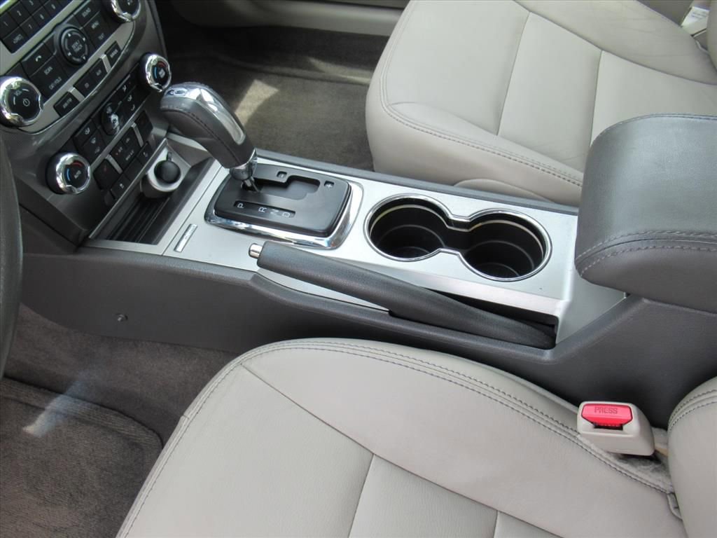 Used 2010 Ford Fusion SEL FWD image 18