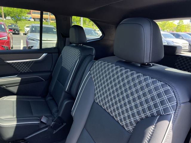 Used 2024 GMC Acadia Denali w/ LPO, Floor Liner Package AWD/4WD image 21