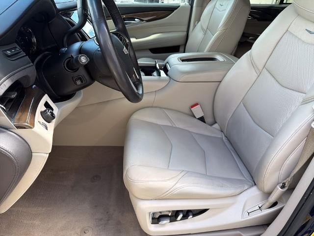 Used 2019 Cadillac Escalade Premium Luxury RWD image 9