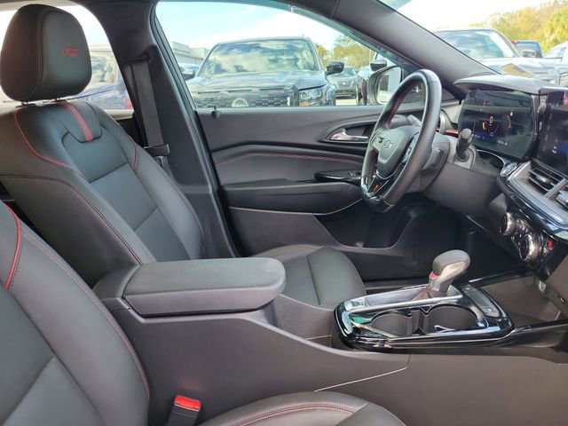 Used 2025 Chevrolet Trax RS w/ Driver Confidence Package image 33