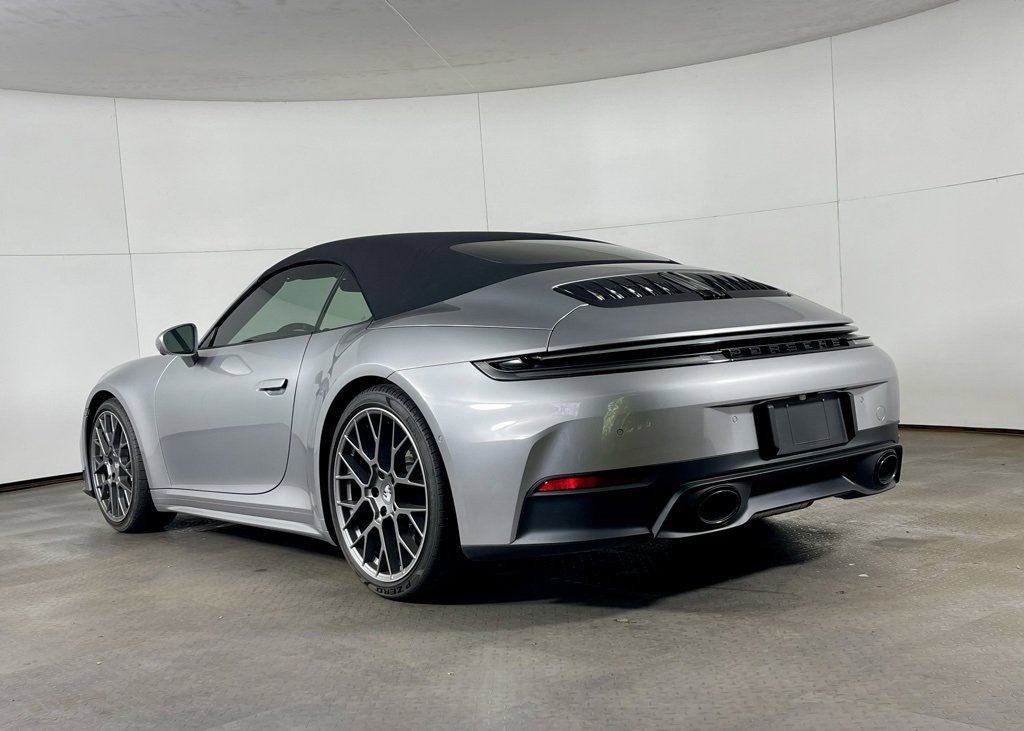 Certified 2025 Porsche 911 Carrera image 3