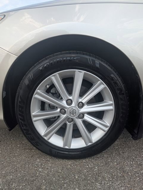 Used 2013 Toyota Camry XLE image 19