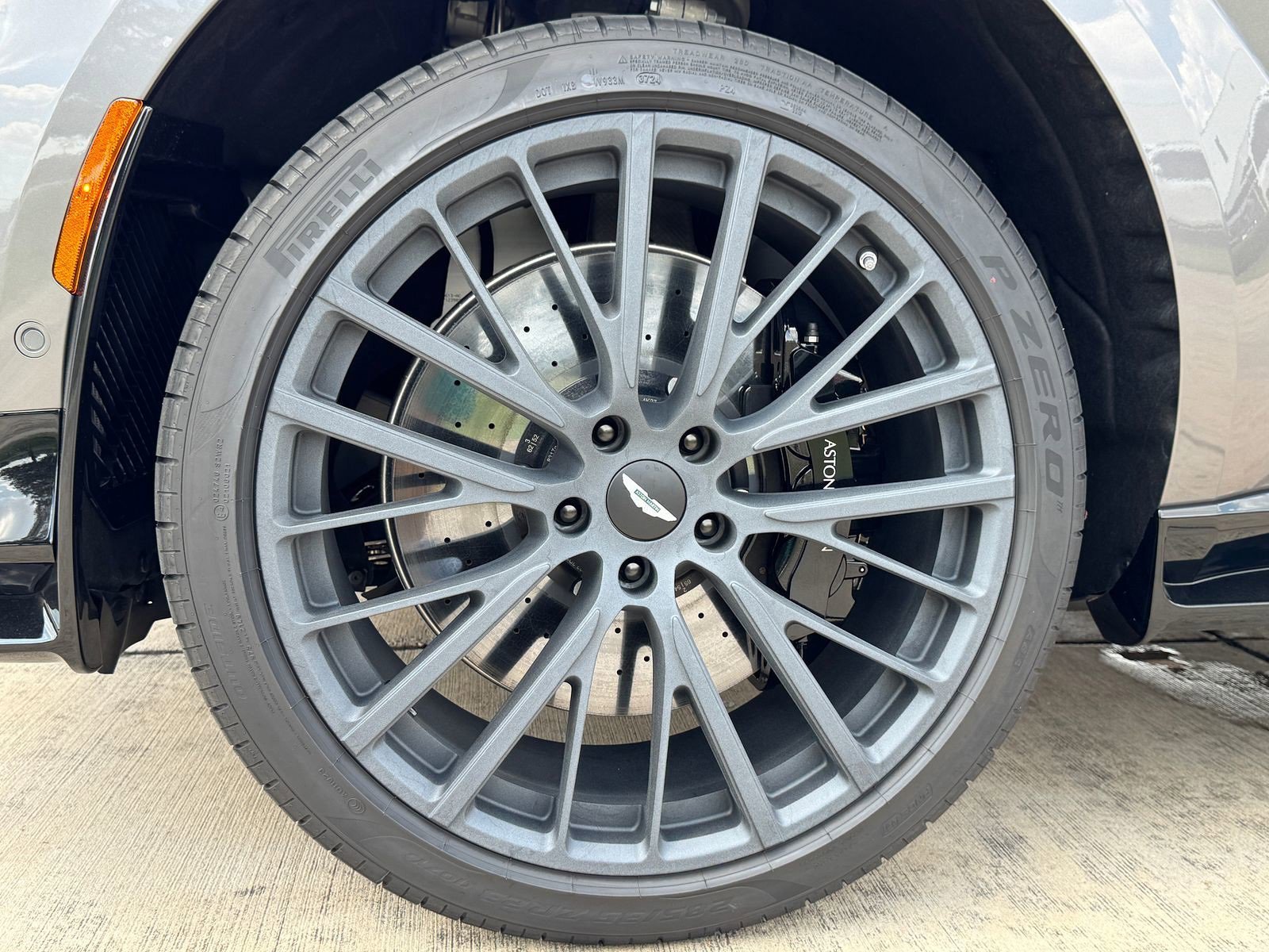 New 2025 Aston Martin DBX 707 image 4