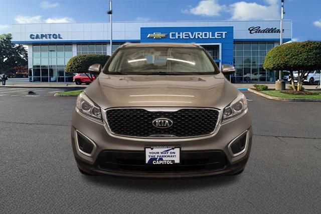 Used 2017 Kia Sorento LX w/ LX Convenience Package image 8