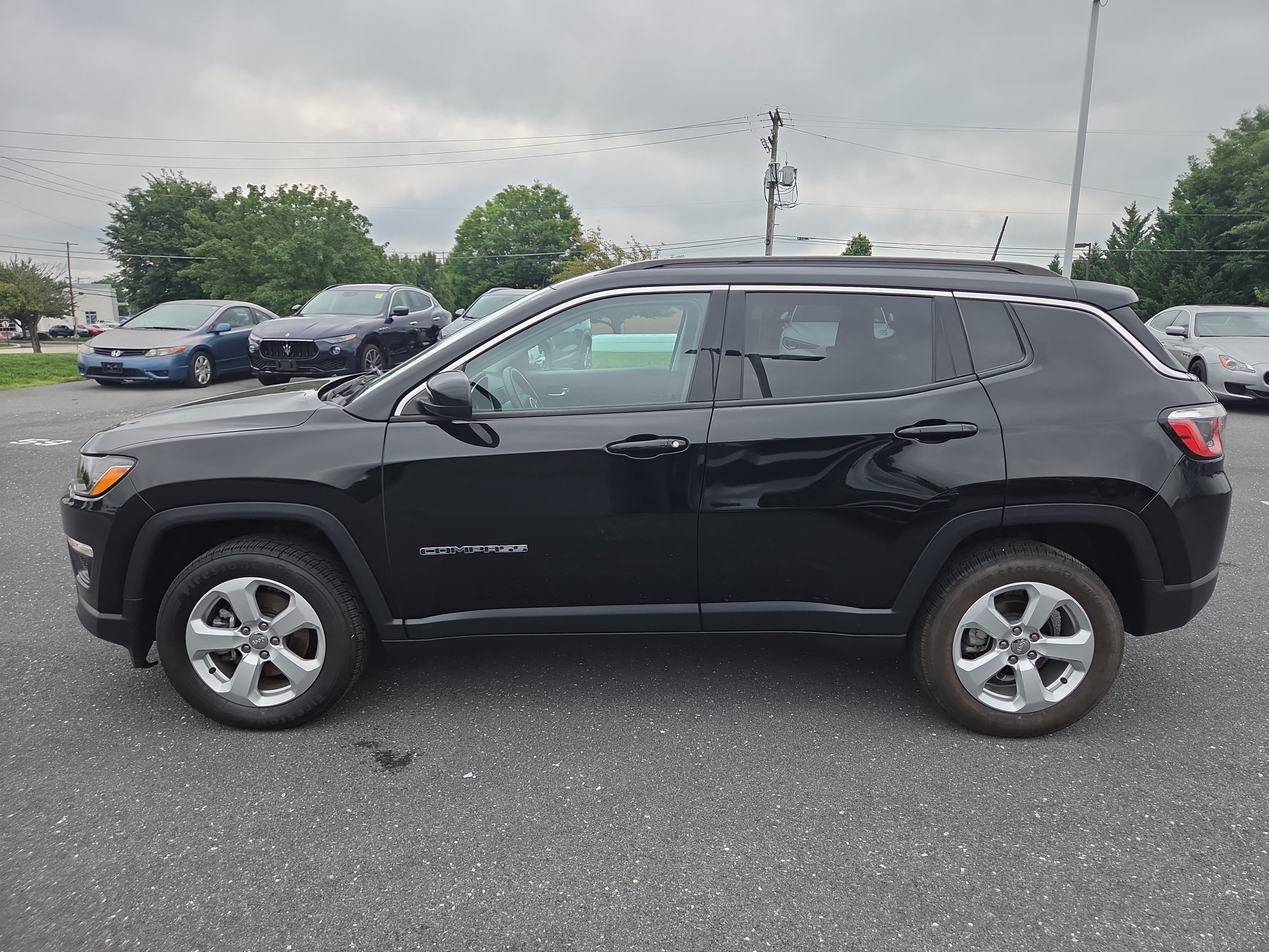 Used 2019 Jeep Compass Latitude w/ Cold Weather Group AWD/4WD image 11