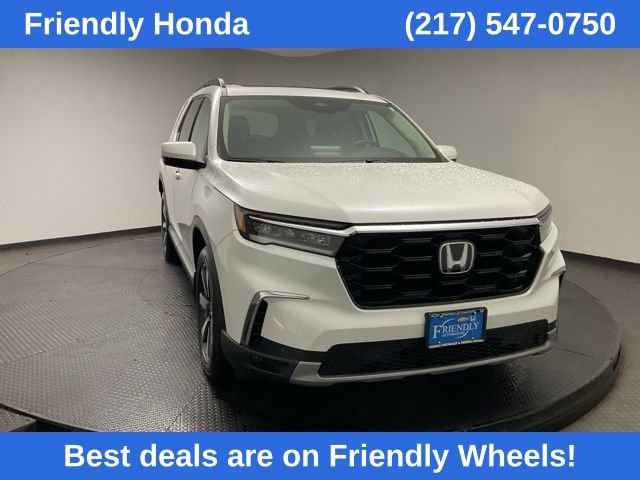 Used 2025 Honda Pilot Touring image 1