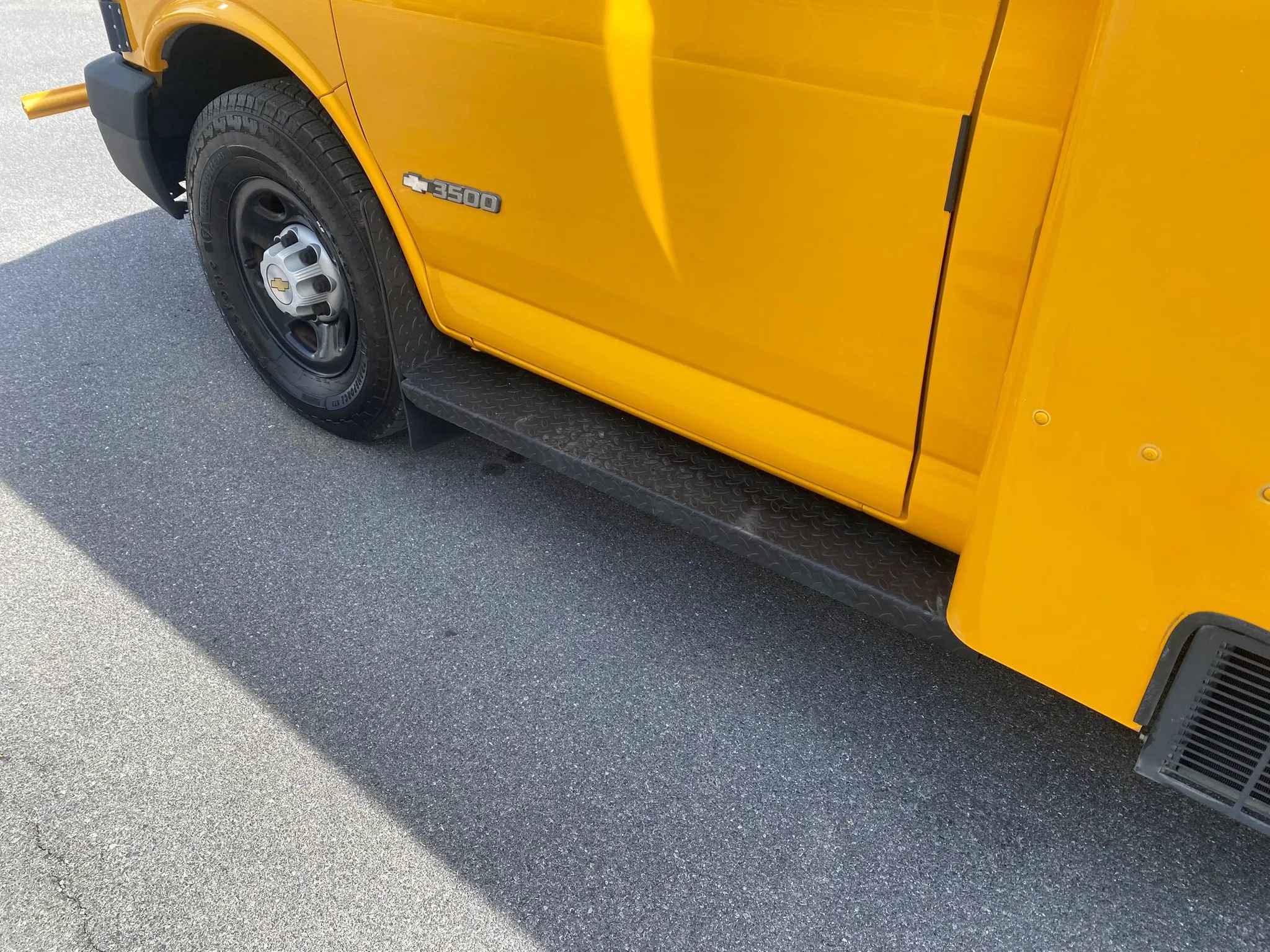 Used 2005 Chevrolet Express 3500 w/ School Bus Package image 7