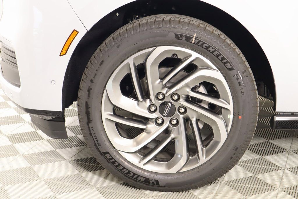 New 2025 Lincoln Navigator Reserve image 19