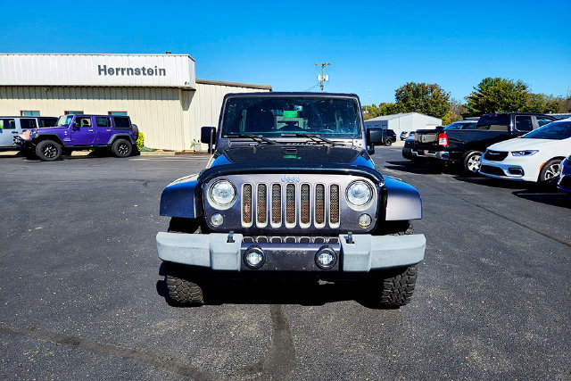 Used 2017 Jeep Wrangler Unlimited Sahara w/ Connectivity Group AWD/4WD image 3