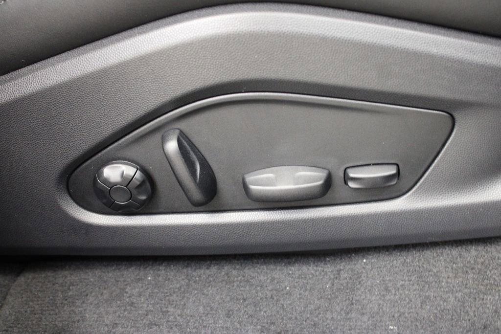 New 2024 Porsche Macan 4 Electric image 29