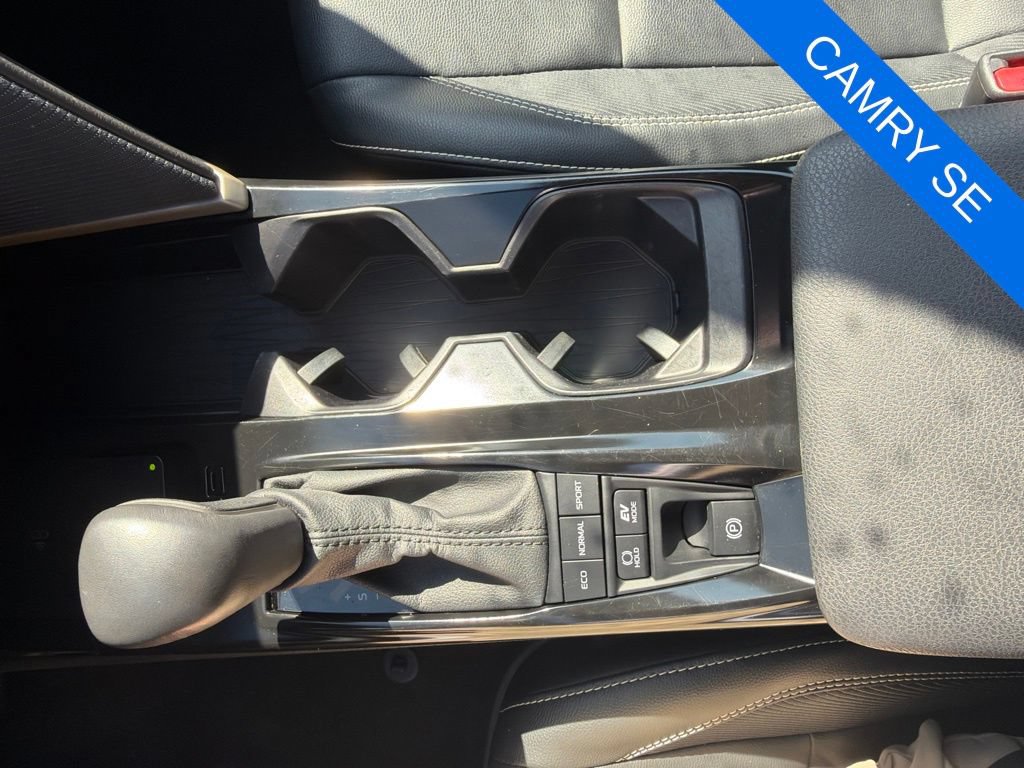 Used 2025 Toyota Camry SE FWD image 18