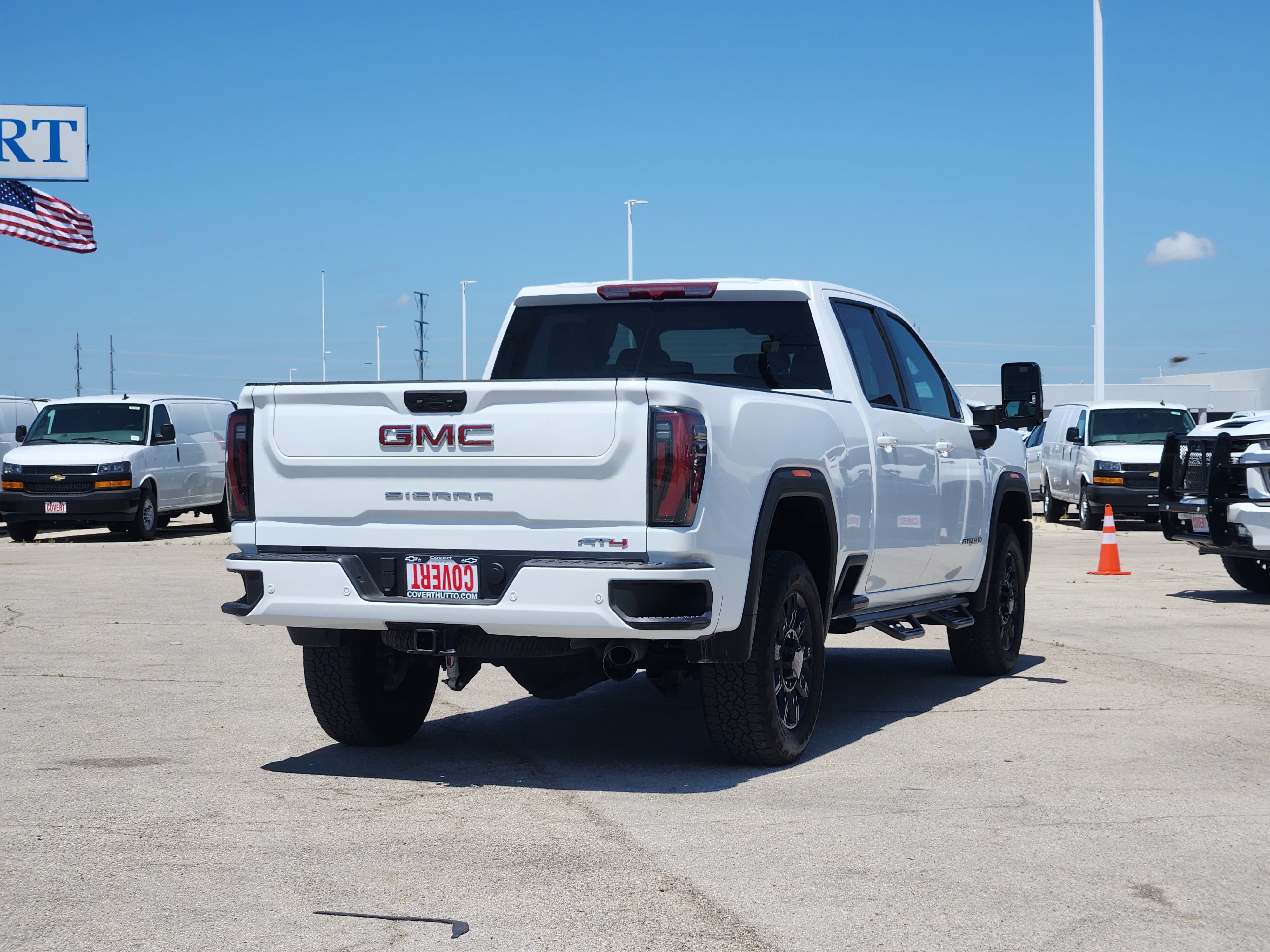 Used 2025 GMC Sierra 2500 AT4 AWD/4WD image 7