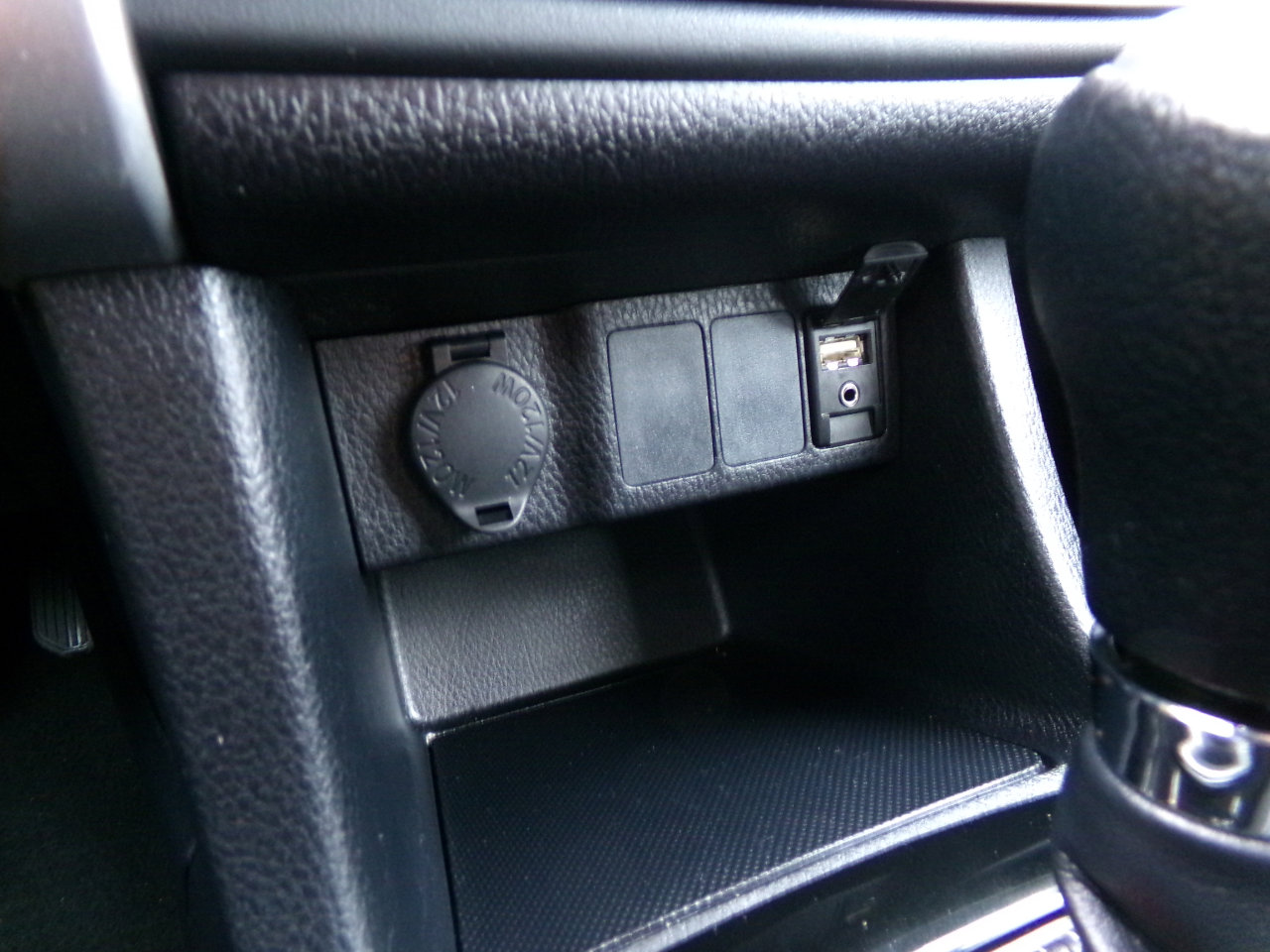 Used 2018 Toyota Corolla LE image 16