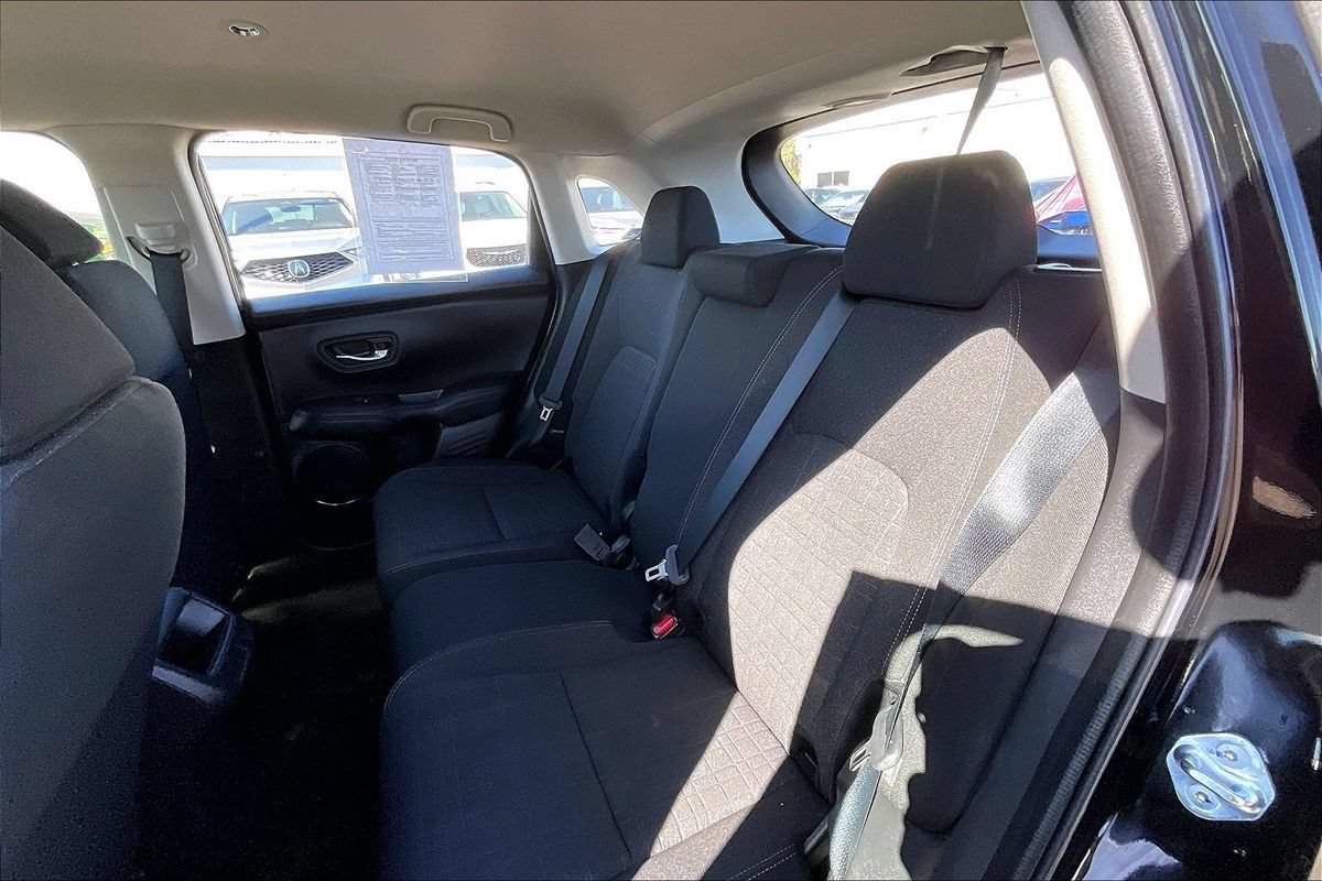 Used 2025 Honda HR-V LX image 13