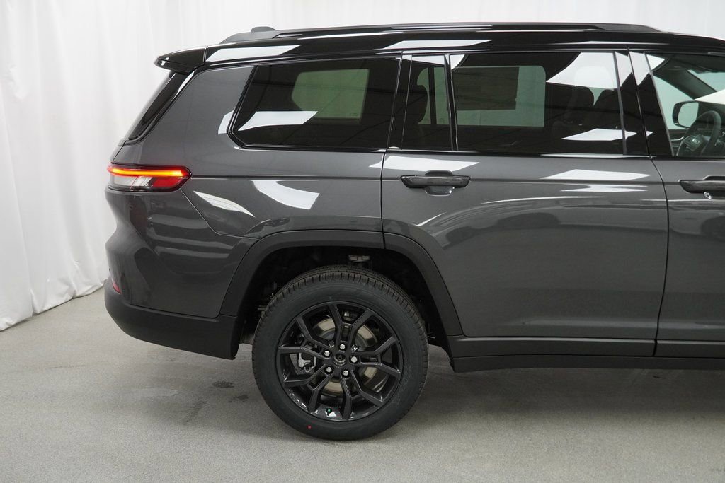 New 2025 Jeep Grand Cherokee L Limited image 9