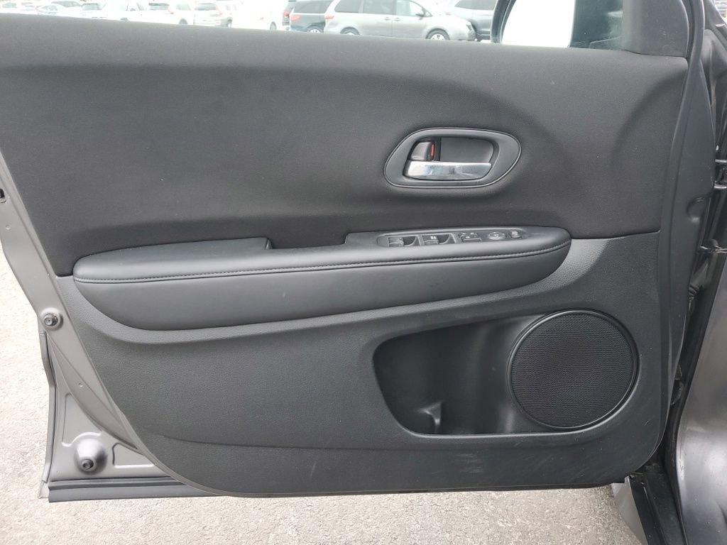 Used 2018 Honda HR-V LX image 27