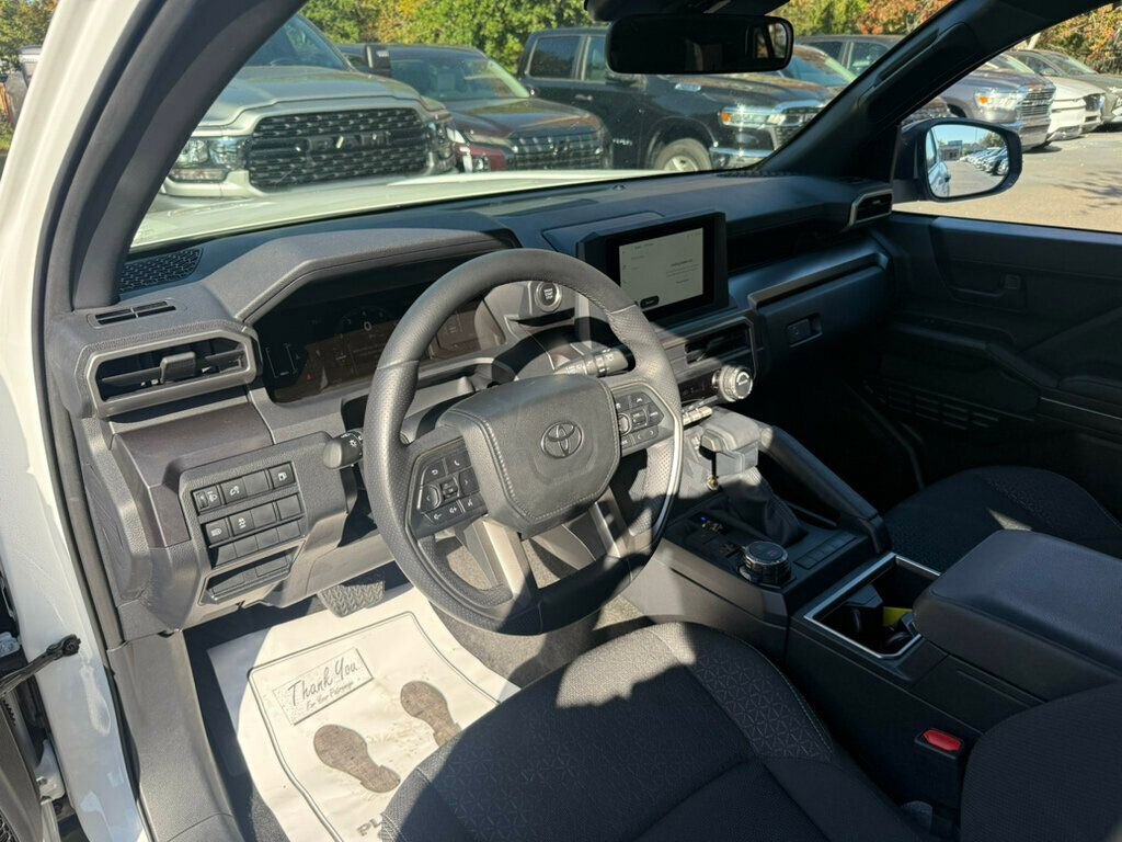 Used 2025 Toyota 4Runner SR5 image 3