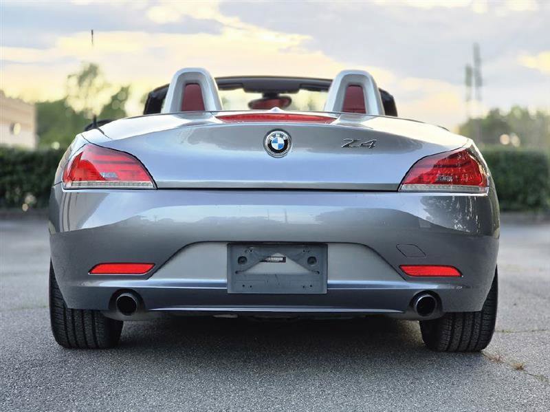 Used 2012 BMW Z4 sDrive35i image 9