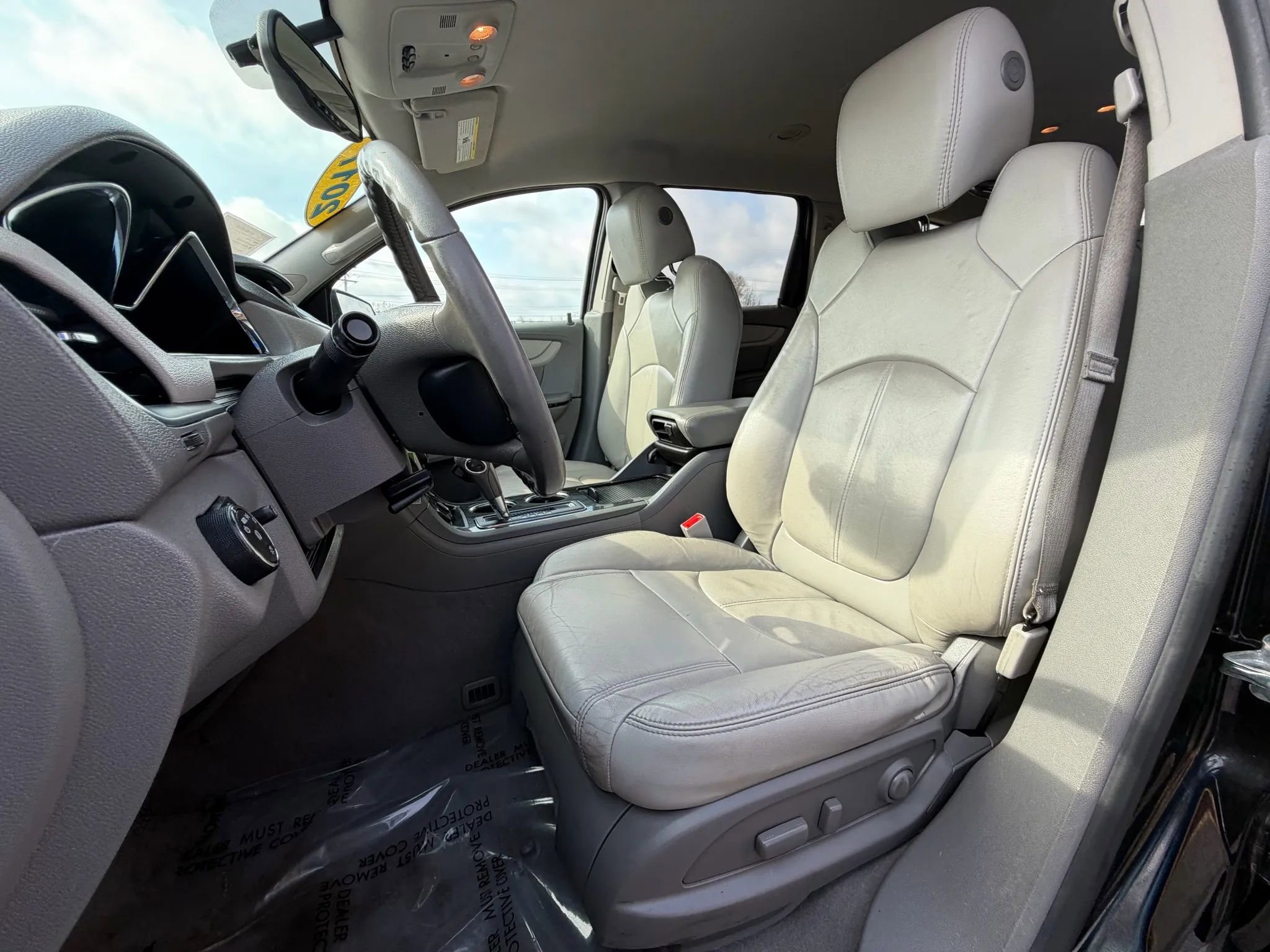 Used 2017 Chevrolet Traverse LT image 23