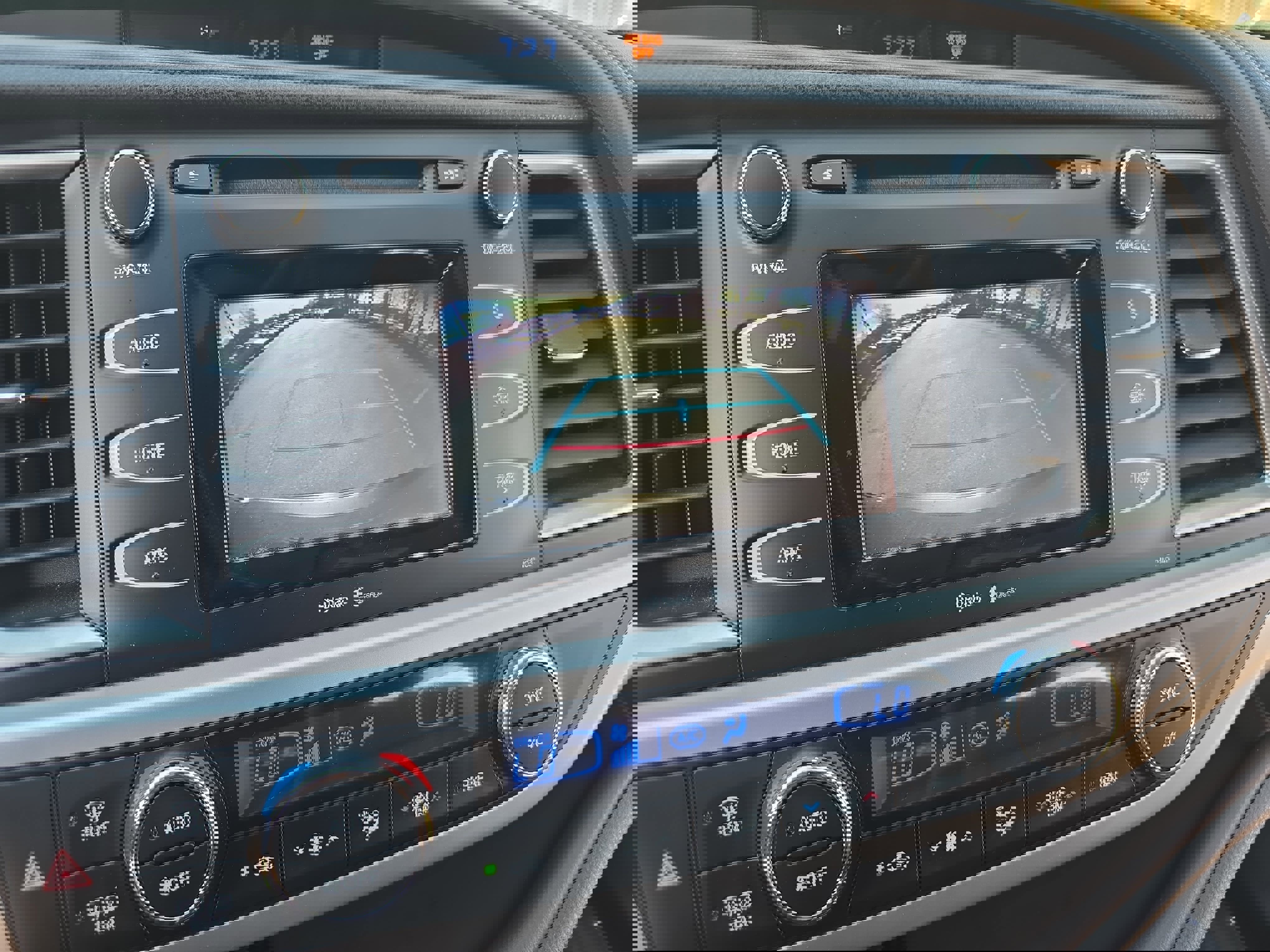 Used 2015 Toyota Highlander Plus image 25