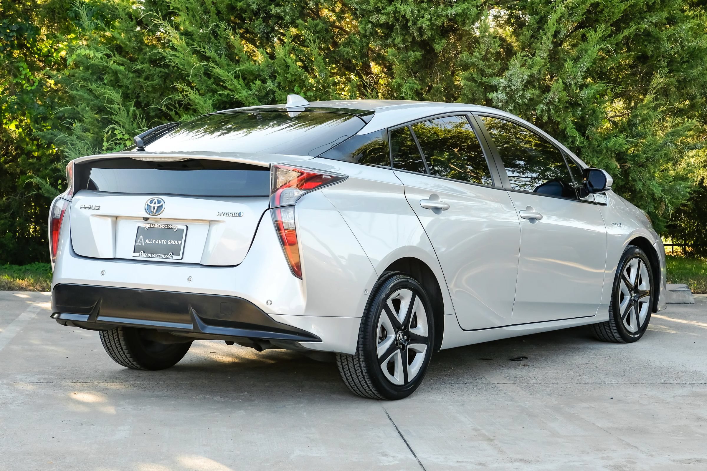 Used 2016 Toyota Prius Four Touring w/ Premium Convenience Package FWD image 8