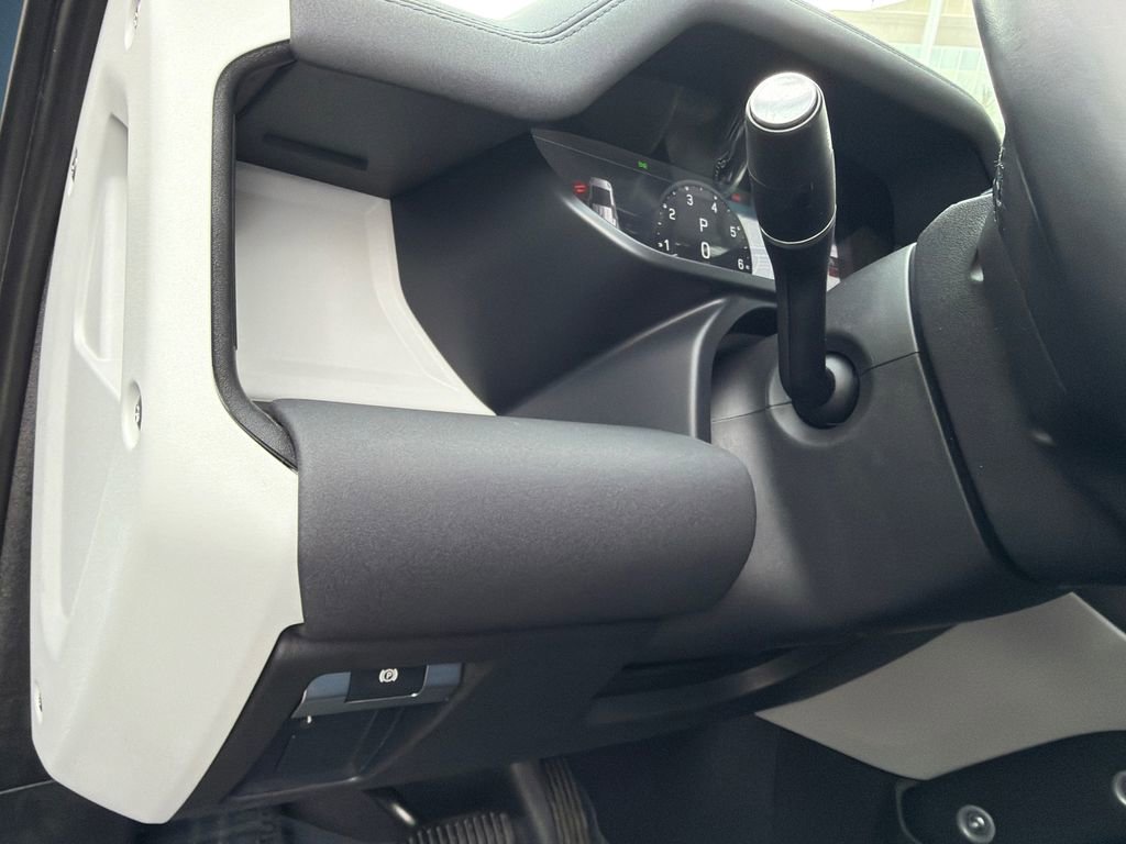 Used 2023 Land Rover Defender 110 S image 31